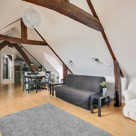 Apartmán Spacious In Normandy With Wooden Floor