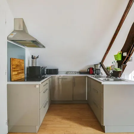 Spacious In Normandy With Wooden Floor Apartmán *