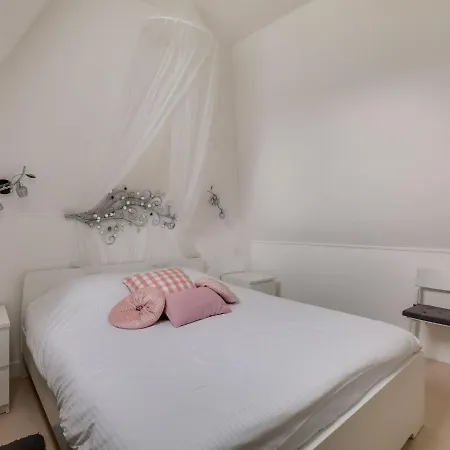 Apartmán Spacious In Normandy With Wooden Floor Bayeux