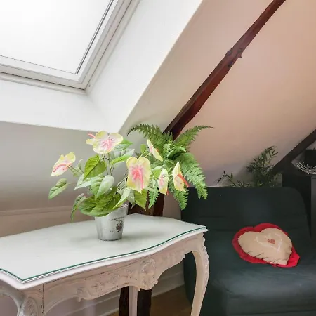 Spacious In Normandy With Wooden Floor