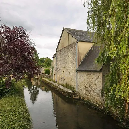 Spacious In Normandy With Wooden Floor Bayeux