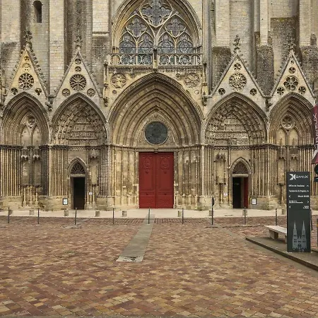 Spacious In Normandy With Wooden Floor Apartmán *
