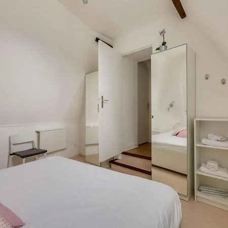 Spacious In Normandy With Wooden Floor Apartmán Bayeux