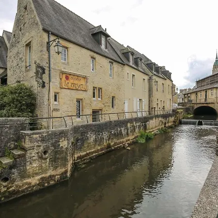 Spacious In Normandy With Wooden Floor Bayeux