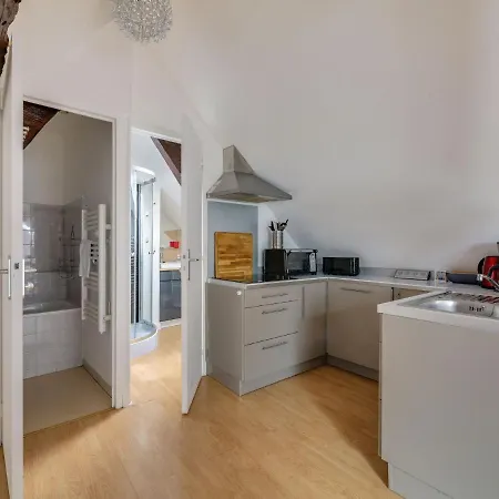 Spacious In Normandy With Wooden Floor Appartement