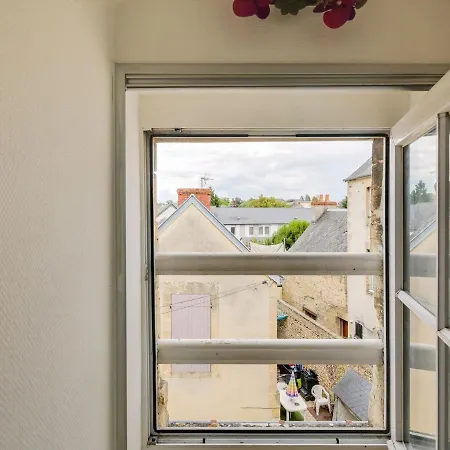 Spacious In Normandy With Wooden Floor *